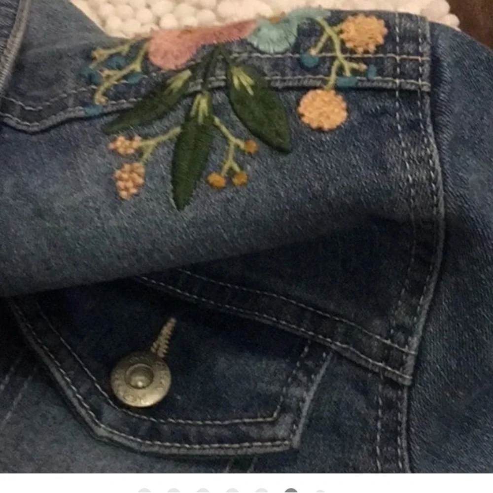 Arizona Jean Company Blue Jean Jacket with Floral Embroidery